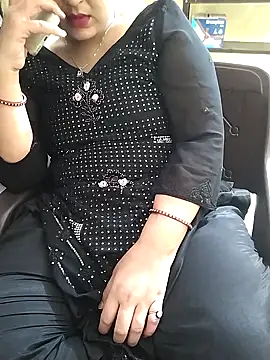 Snapshot of Diya-Sharmaa chatting on 09.29.25 Diya-Sharmaa online show from 09.29.25