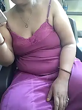 Snapshot of Diya-Sharmaa chatting on 10.05.25 Diya-Sharmaa online show from 10.05.25