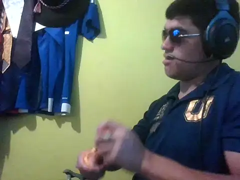 Snapshot of juanfritaa21 chatting on 09.28.25 juanfritaa21 online show from 09.28.25