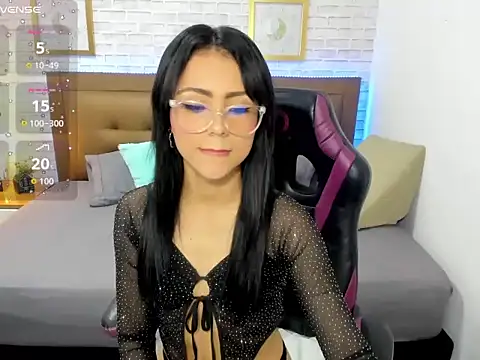 liittle sunflower online show from 11.19.25