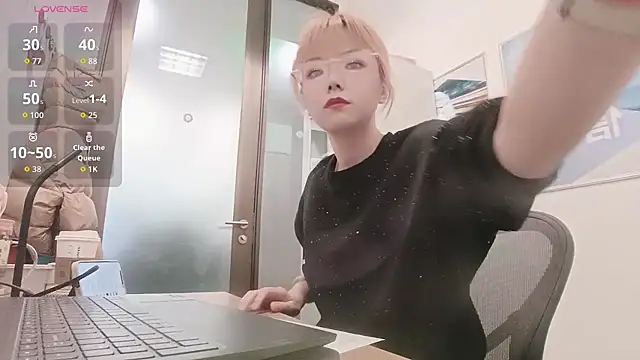 Snapshot of KKMM168 chatting on 01.19.26 KKMM168 online show from 01.19.26