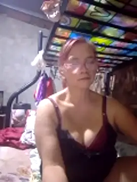 Snapshot of SexyHottMom chatting on 03.09.26 SexyHottMom online show from 03.09.26