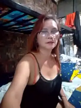 Snapshot of SexyHottMom chatting on 04.14.26 SexyHottMom online show from 04.14.26