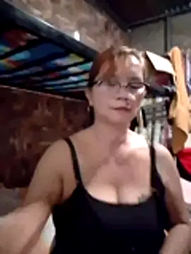 Snapshot of SexyHottMom chatting on 05.31.26 SexyHottMom online show from 05.31.26