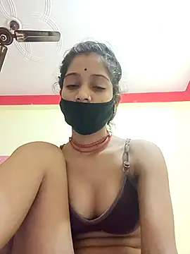 Snapshot of Basanti_143 chatting on 10.04.25 Basanti 143 online show from 10.04.25