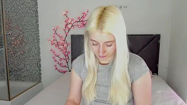 HollyTailors online show from 03.05.26