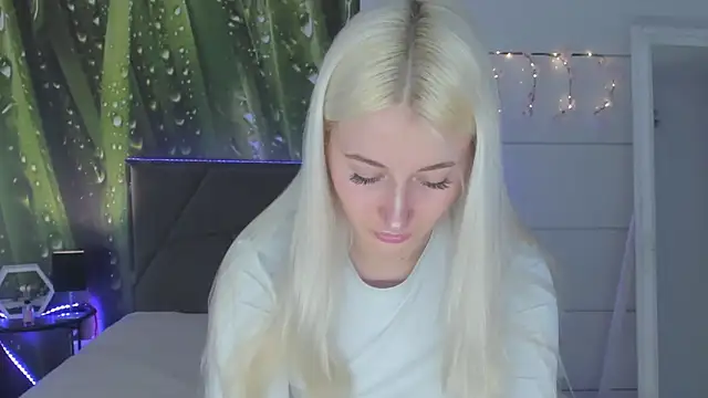 HollyTailors online show from 03.30.26