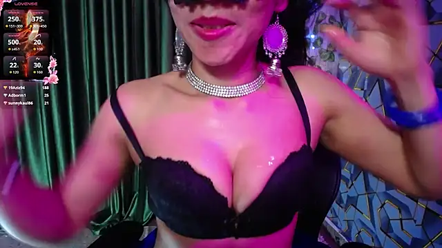 Snapshot of heyy_kiran chatting on 04.18.26 heyy kiran online show from 04.18.26