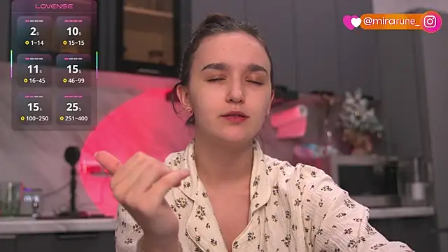 Mirarune online show from 12.21.25