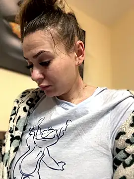 iSelena online show from 01.19.26