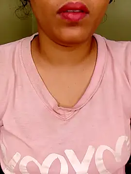 Snapshot of Rose-luckey chatting on 04.20.26 Rose-luckey online show from 04.20.26