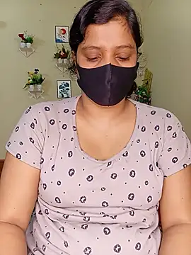 Snapshot of Rose-luckey chatting on 07.19.26 Rose-luckey online show from 07.19.26