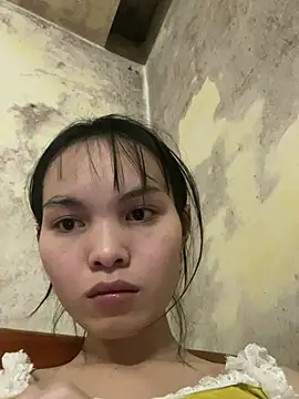 Snapshot of Obkhen chatting on 04.13.26 Obkhen online show from 04.13.26