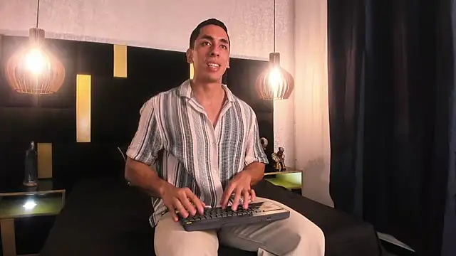 Snapshot of Lucio__Fox chatting on 04.19.26 Lucio Fox online show from 04.19.26