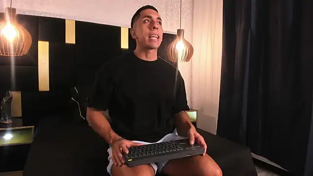 Snapshot of Lucio__Fox chatting on 04.23.26 Lucio Fox online show from 04.23.26