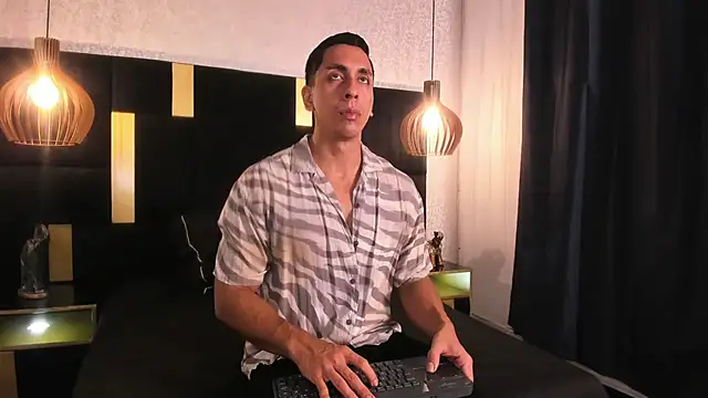 Snapshot of Lucio__Fox chatting on 05.06.26 Lucio Fox online show from 05.06.26