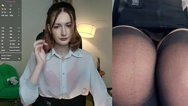 Snapshot of EasterBlink chatting on 02.12.26 EasterBlink online show from 02.12.26