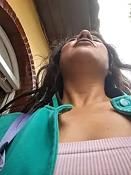 Snapshot of CAROLINE__07 chatting on 10.04.25 CAROLINE 07 online show from 10.04.25