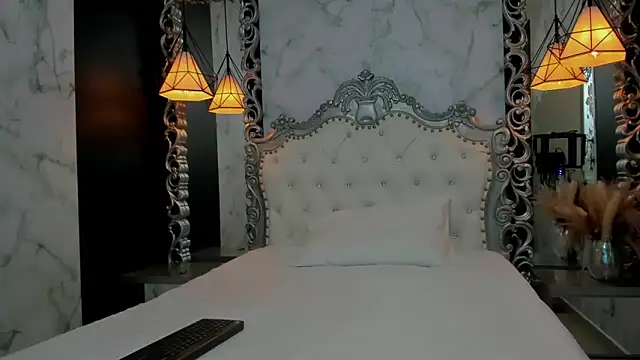 Snapshot of naughty_milf4u_ chatting on 10.02.25 naughty milf4u  online show from 10.02.25