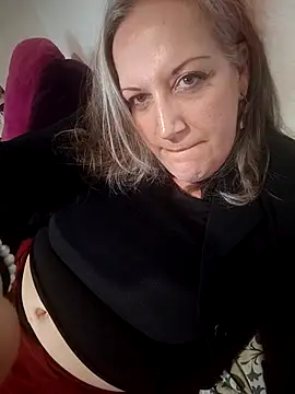 Snapshot of Feelineducentre chatting on 02.06.26 Feelineducentre online show from 02.06.26