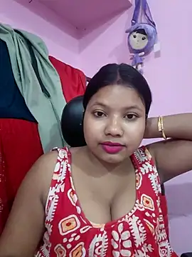 Snapshot of Redchery chatting on 05.20.26 Redchery online show from 05.20.26