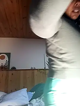 IVONNE COLLINS33 online show from 02.10.26