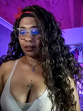 IVONNE COLLINS33 online show from 03.02.26