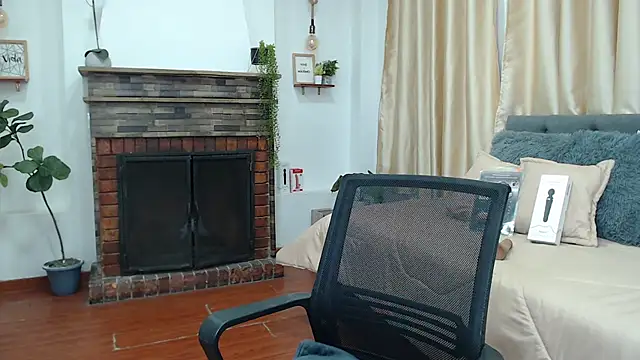 Snapshot of zohet_kriss chatting on 10.06.25 zohet kriss online show from 10.06.25