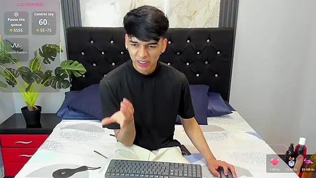 Snapshot of OnlyJos chatting on 09.21.25 OnlyJos online show from 09.21.25