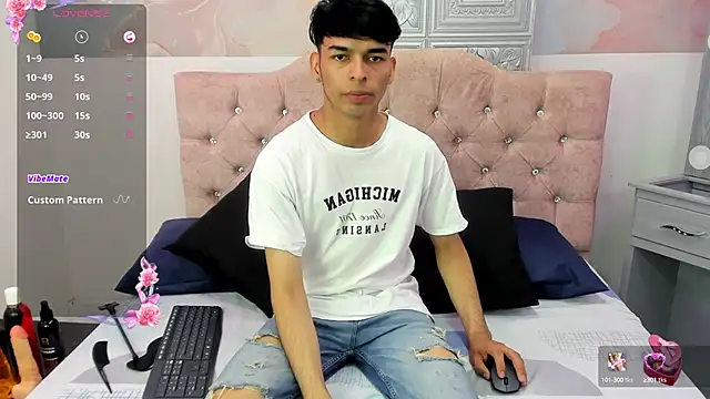 Snapshot of OnlyJos chatting on 09.26.25 OnlyJos online show from 09.26.25