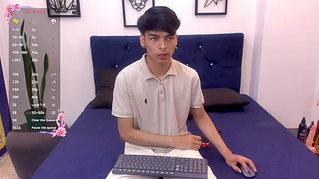 Snapshot of OnlyJos chatting on 10.02.25 OnlyJos online show from 10.02.25