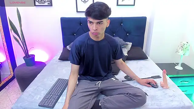 Snapshot of OnlyJos chatting on 10.16.25 OnlyJos online show from 10.16.25