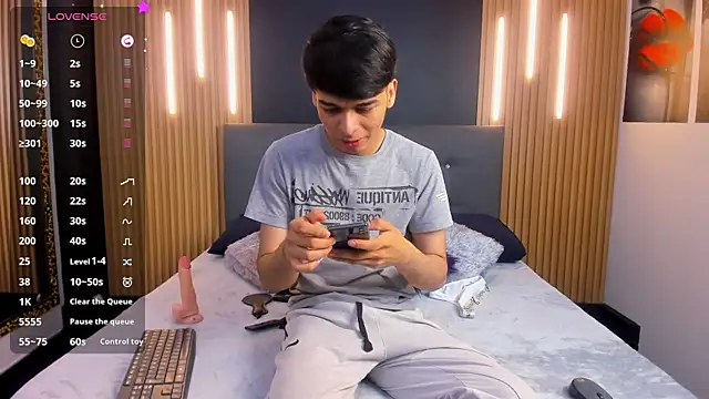 Snapshot of OnlyJos chatting on 10.20.25 OnlyJos online show from 10.20.25