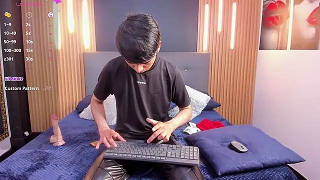 Snapshot of OnlyJos chatting on 10.23.25 OnlyJos online show from 10.23.25