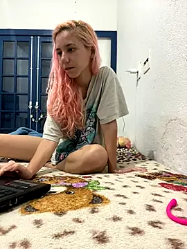 Snapshot of Bruna551 chatting on 09.13.25 Bruna551 online show from 09.13.25