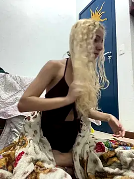 Bruna551 online show from 11.18.25