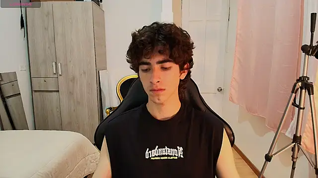 Nude Boy18 online show from 09.21.25