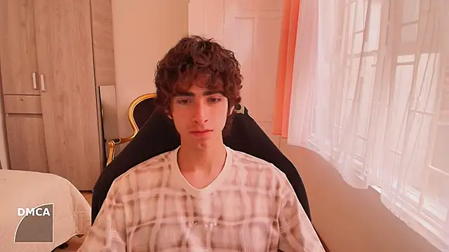 Nude Boy18 online show from 09.28.25