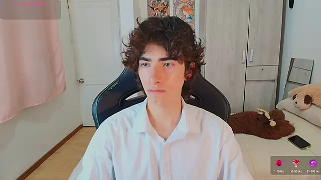 Nude Boy18 online show from 12.17.25