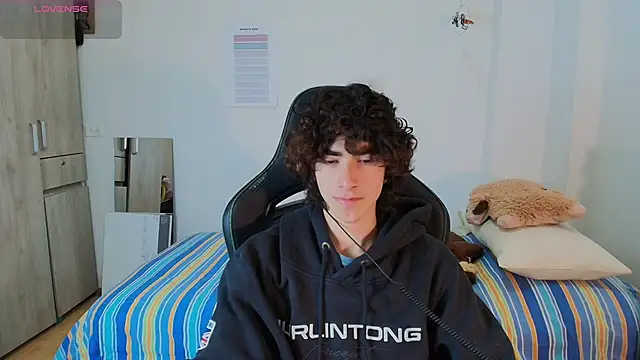 Nude Boy18 online show from 02.23.26