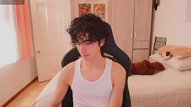 Snapshot of Nude_Boy18 chatting on 04.18.26 Nude Boy18 online show from 04.18.26