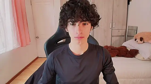 Snapshot of Nude_Boy18 chatting on 05.17.26 Nude Boy18 online show from 05.17.26