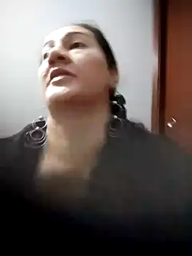 Aisha manzur online show from 11.26.25