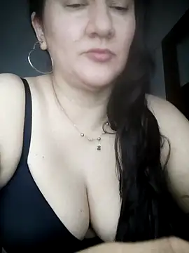 Aisha manzur online show from 01.05.26