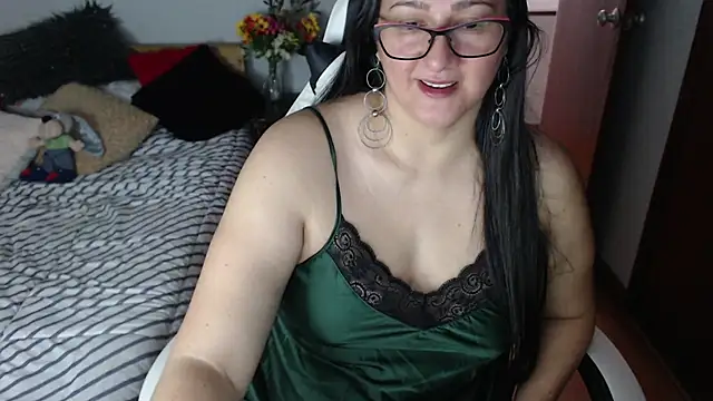 Aisha manzur online show from 03.05.26