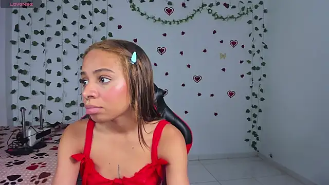 yumi hanna online show from 04.24.26