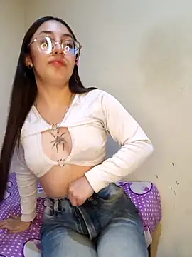 Snapshot of StefaniaFoxx_ chatting on 04.19.26 StefaniaFoxx online show from 04.19.26