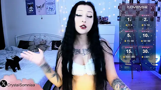 Snapshot of Crystal_somnia chatting on 10.23.25 Crystal somnia online show from 10.23.25