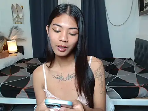 Snapshot of carawang chatting on 10.13.25 carawang online show from 10.13.25