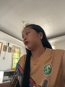 Snapshot of Pilipinalyn23 chatting on 09.18.25 Pilipinalyn23 online show from 09.18.25